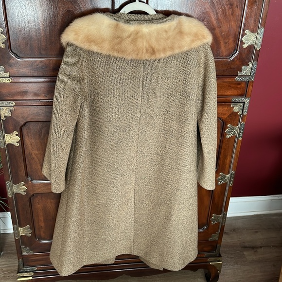 Maurice Reg. Original vintage lined wool coat with fur collar 🧥  1960’s tweed - Picture 7 of 12